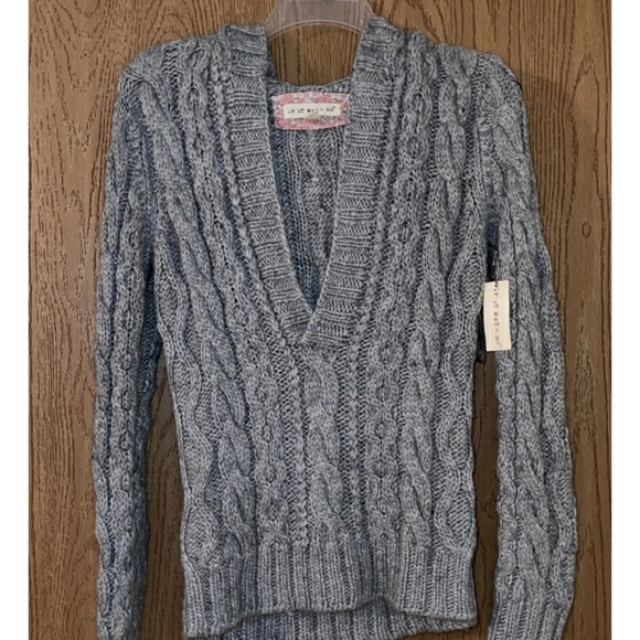 Grey Cable Hoodie Sweater NWT - Picture 1 of 4